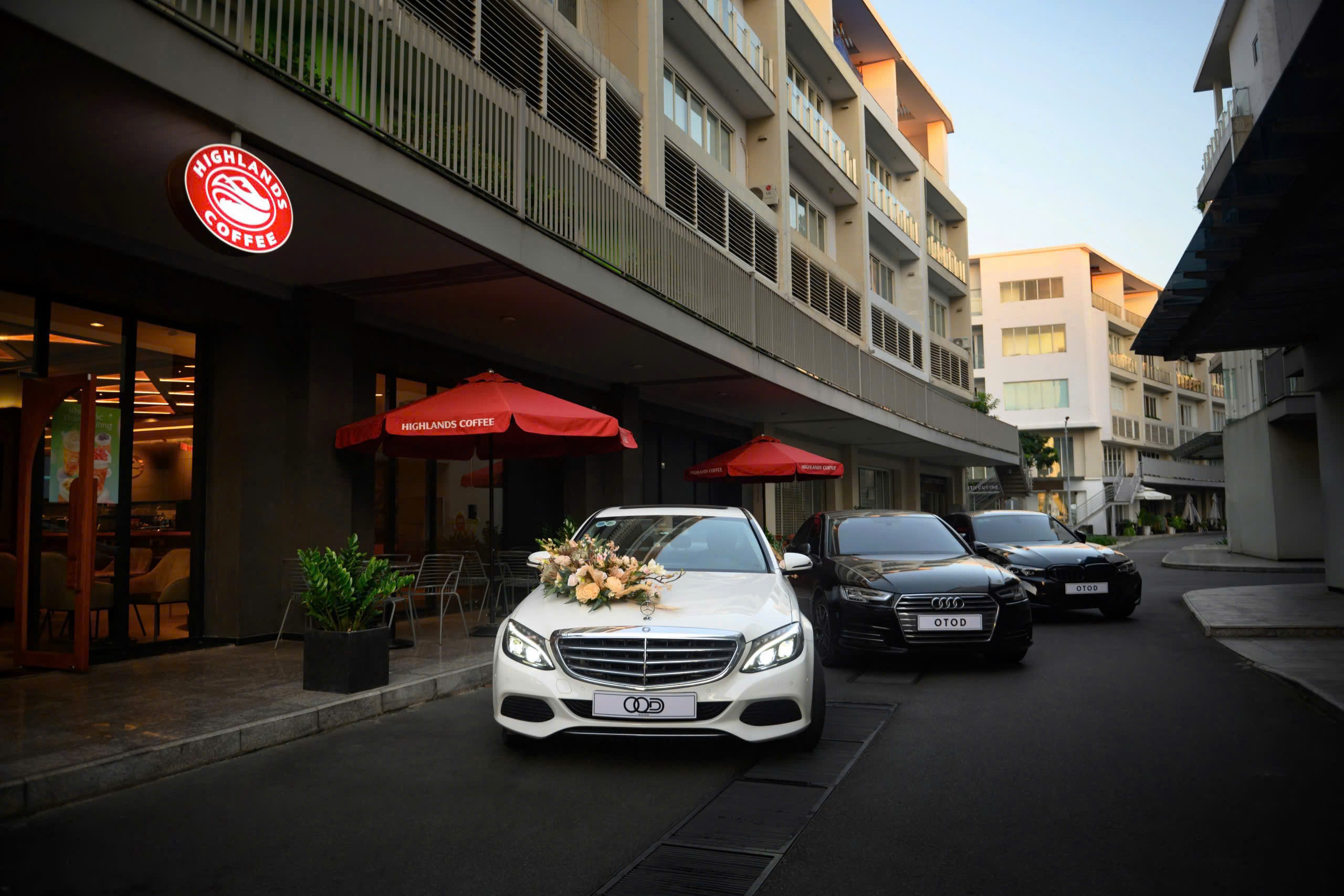 Thuê xe Maybach làm xe hoa: Xu hướng đám cưới thượng lưu 2026