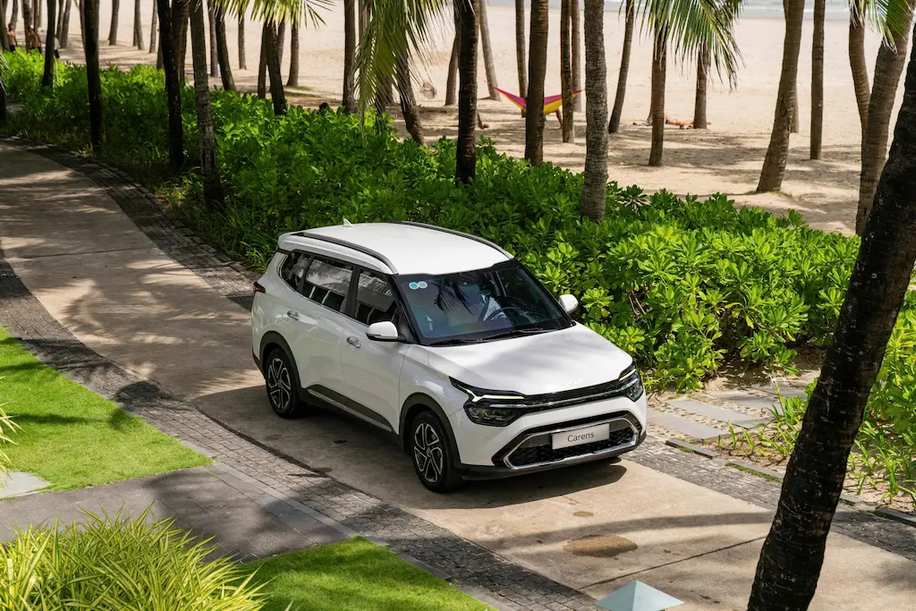 KIA CARENS LUXURY 2026