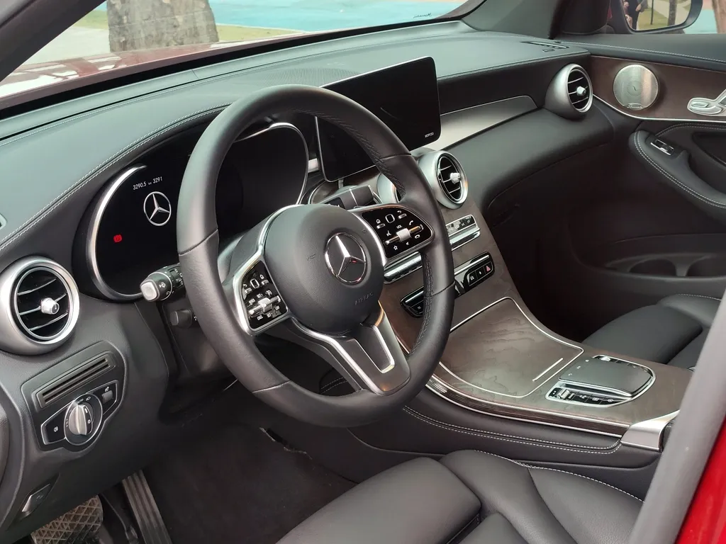 MERCEDES GLC200 2021