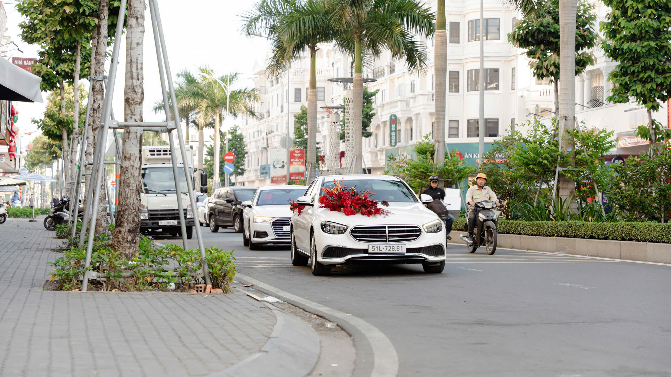 Xe cưới sang trọng